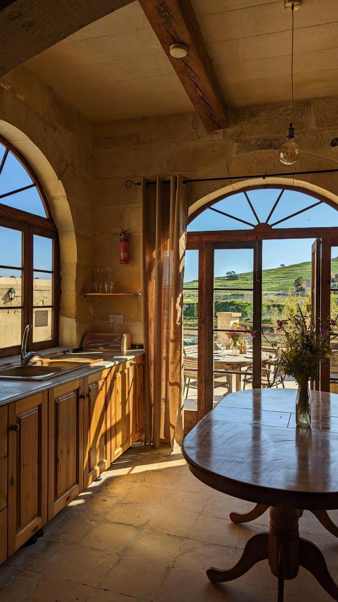 Soluna Boutique Guesthouse Għasri Екстериор снимка